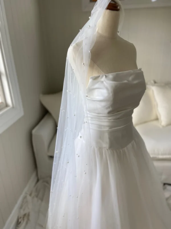 Pearl Envy Veil