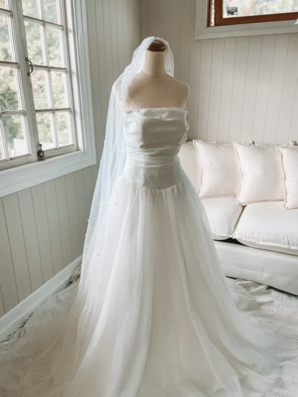 Pearl Envy Veil