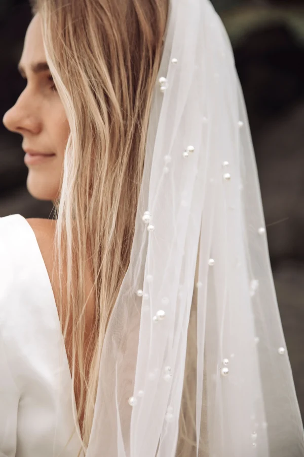 Pearl Envy Veil